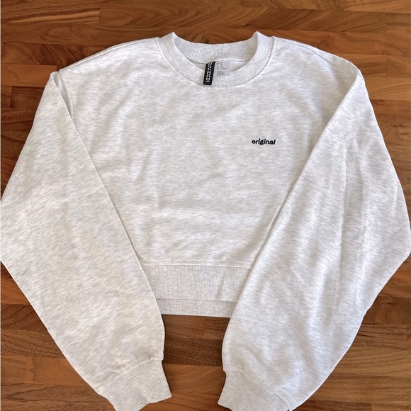 H&M Divided Crop Sweatshirt Size XS - Picture 4 of 4